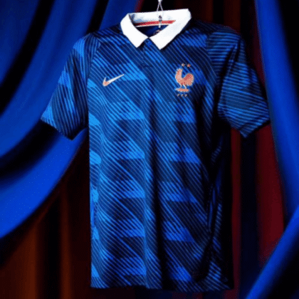 Retro Manchester United "Sharp"